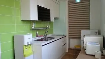 Well Plus Bnb Guest House Seoul 2*,  Südkorea
